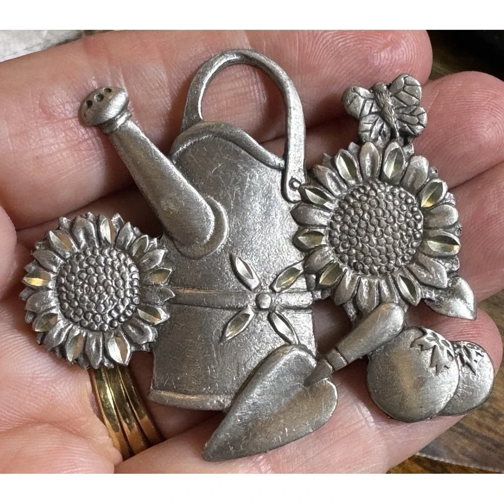 Spoontiques Pewter Garden Brooch Watering Can Sunflowers Trowel USA 4188 Vintage